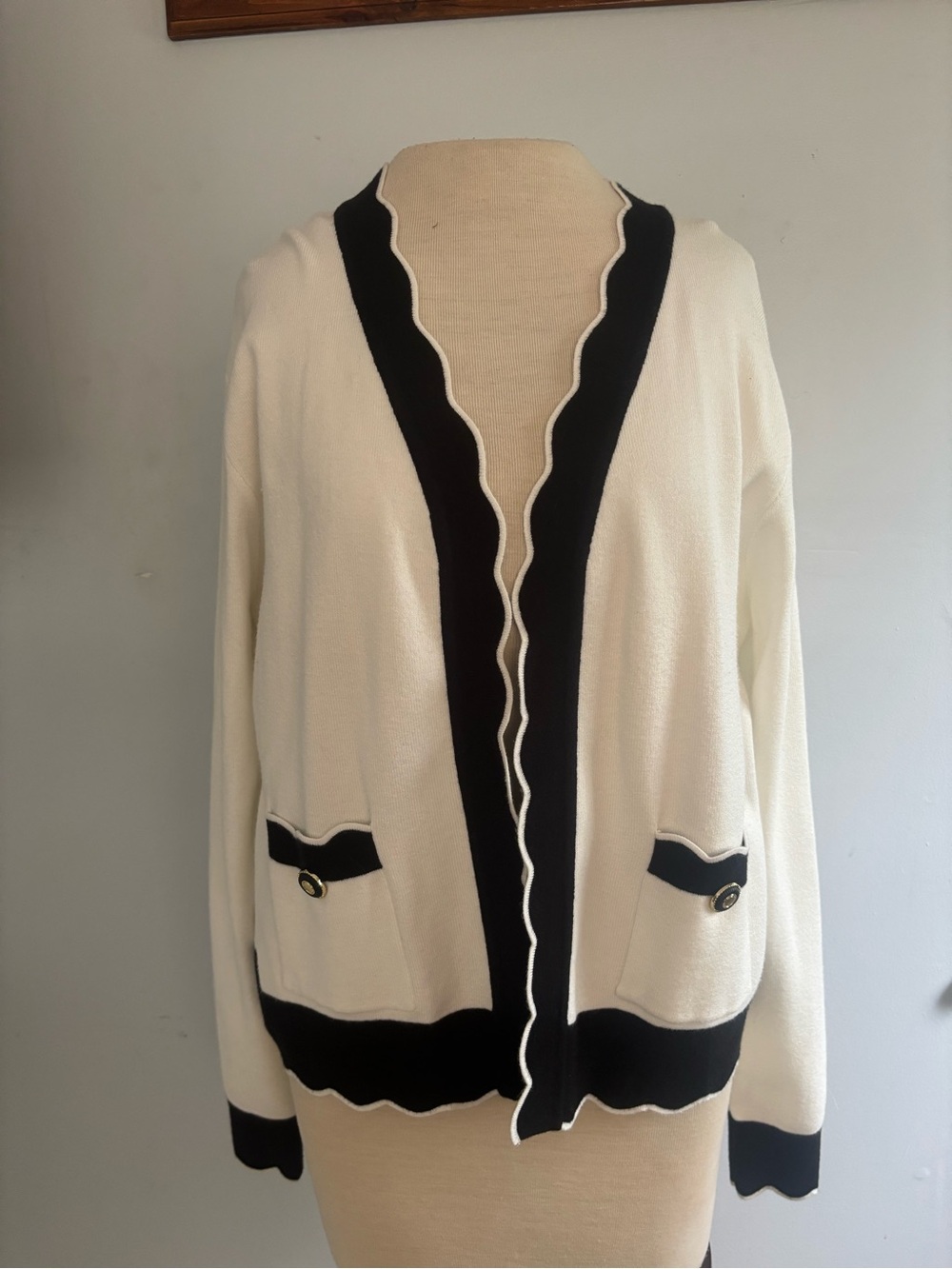 Milano white Cardigan with Black Scalloped Trim